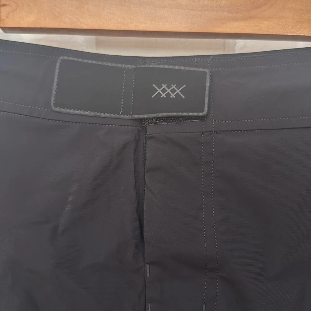 Rhone XXX Men's Black Velcro Drawstring Shorts Size 35 RN 141364